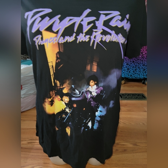 NEW NWOT Torrid Plis Size Black Prince Graphic Tee Size 2 (18/20) - Picture 1 of 7